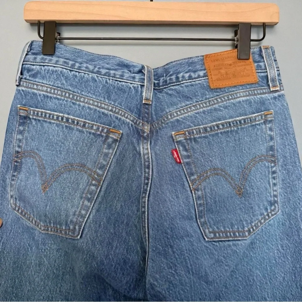 Levi's Wedgie Icon Ankle Medium Blue High-Rise Distressed Jeans - Picture 6 of 15